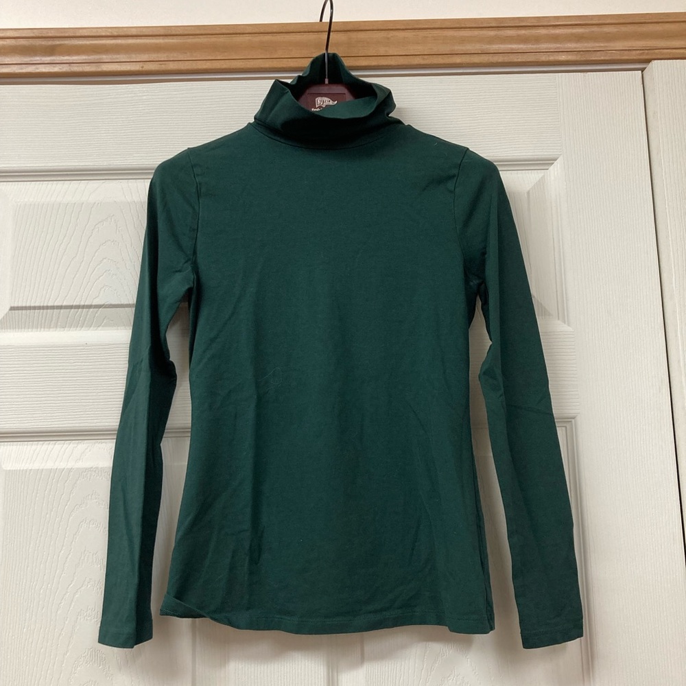 Women’s Old Navy emerald green turtleneck size S
